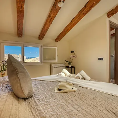Liston Luxury Penthouse Daire Korfu