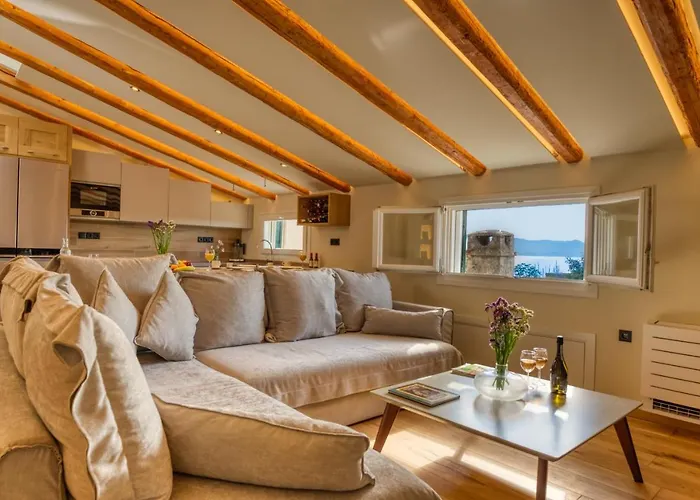 Liston Luxury Penthouse *